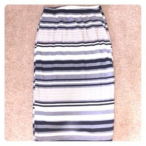 Mid length stripped skirt
